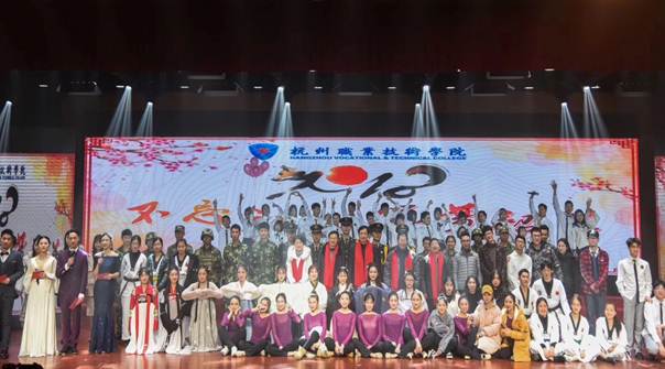 说明:C:\Documents and Settings\Administrator\桌面\2018新年晚会合影.jpg